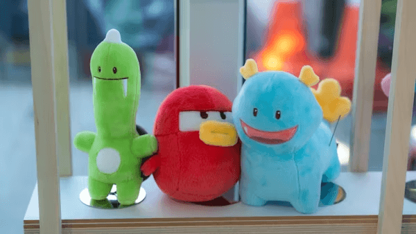 Stuffed animals on table for visual storytelling